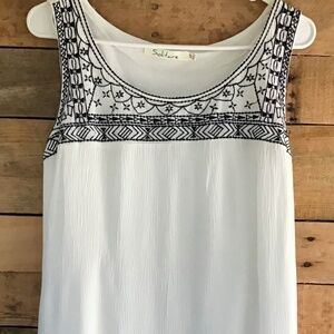 Solitaire Dress M White Sleeveless Tunic Tank Sundress Gauzy Blue Embroidery